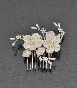 Bridal hair flower with pearls